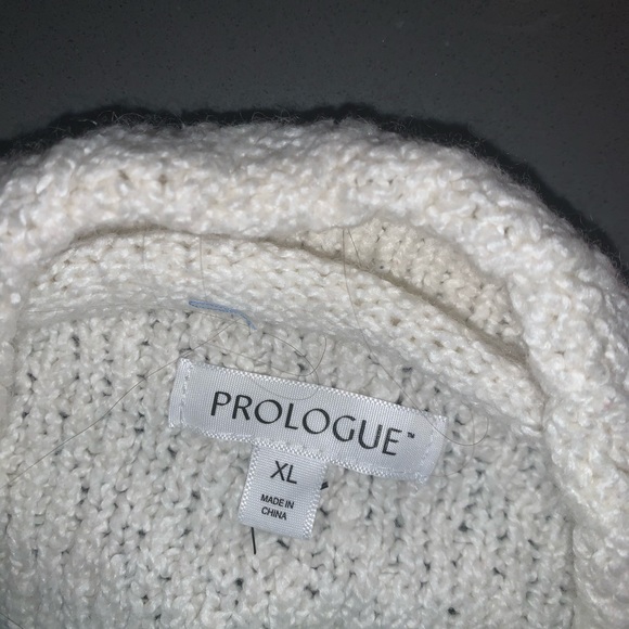 White sweater - Picture 4 of 4